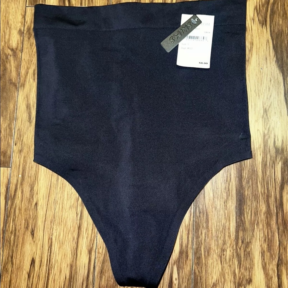 NWT SKIMS HIGH WAISTED BONDED THONG BLACK SIZE L RUNS SMALL $68 SOLD OUT